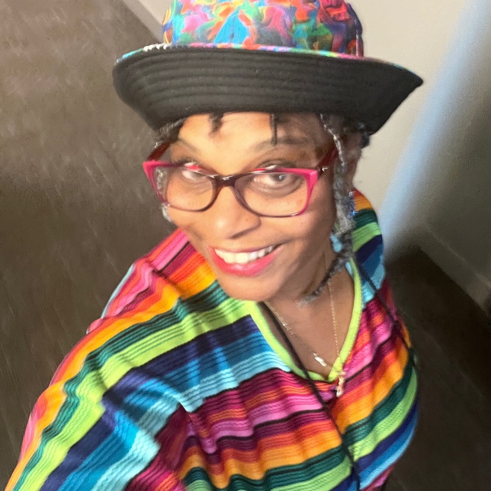 Meet your Posher, Adriene